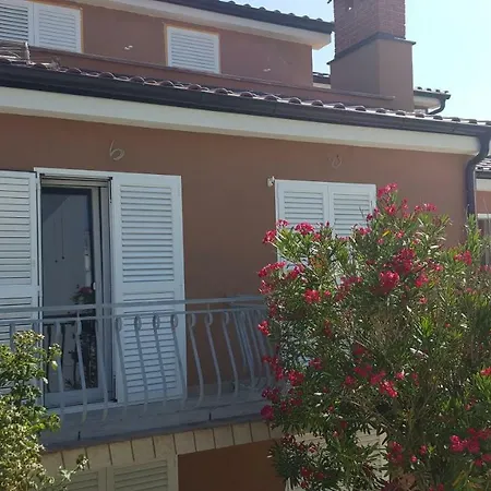 Apartments Mestrovic Lopar Exterior photo